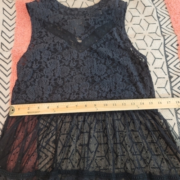 UMGEE BLACK LACE SHEER SLEEVELESS TOP, SZ SMALL - Picture 11 of 12